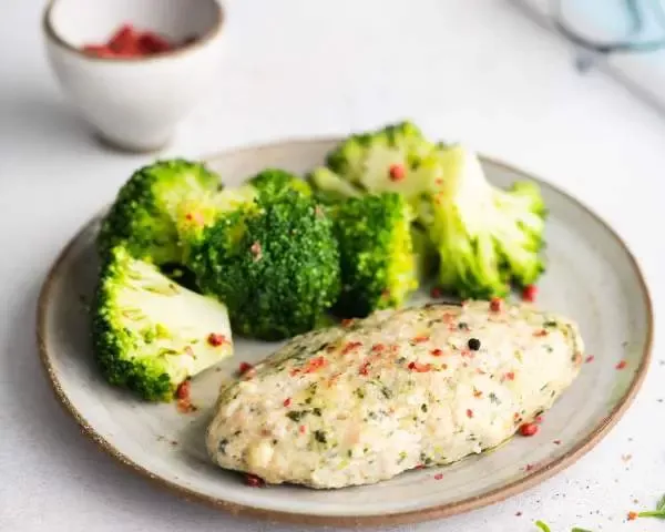 Котлета паровая из индейки с брокколи