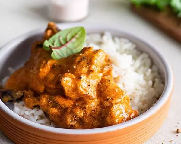 Курица с черносливом и рисом